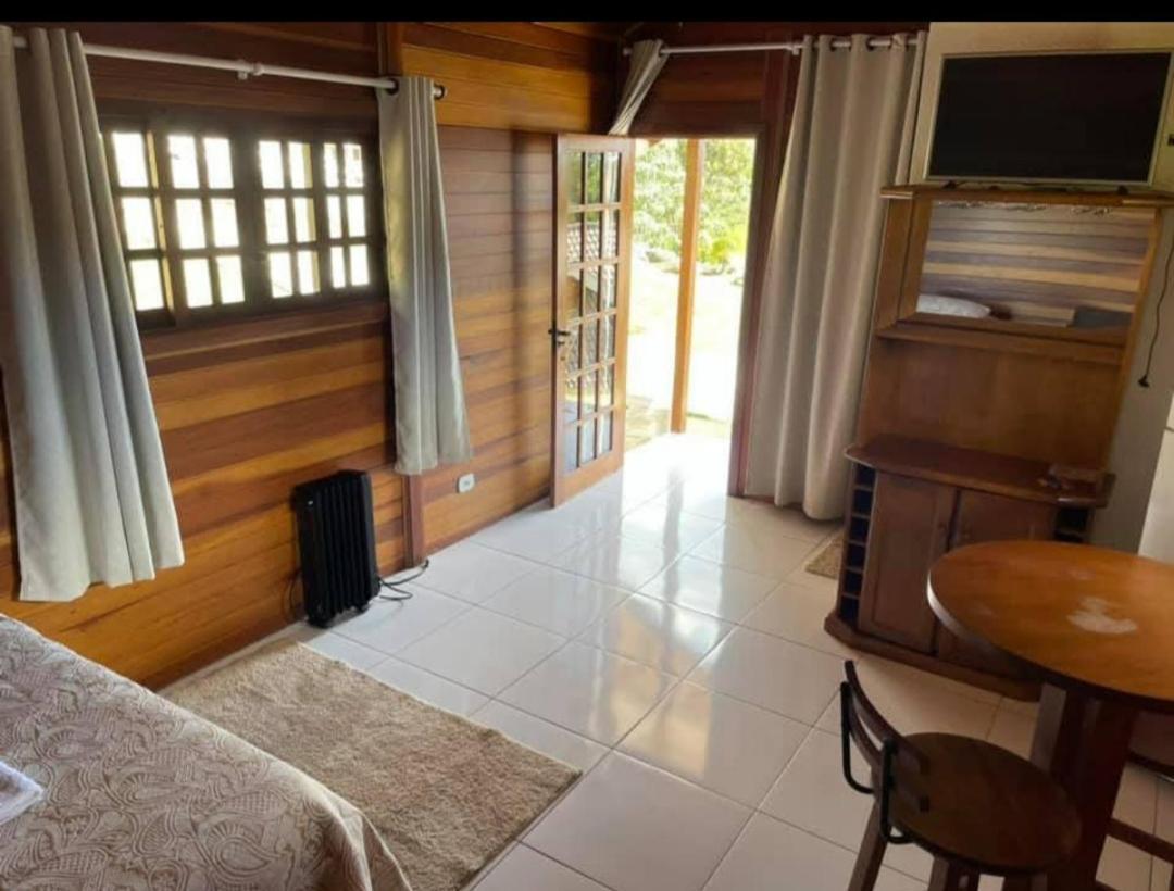 Chale Amanhecer Hotell Santo Antônio do Pinhal Eksteriør bilde